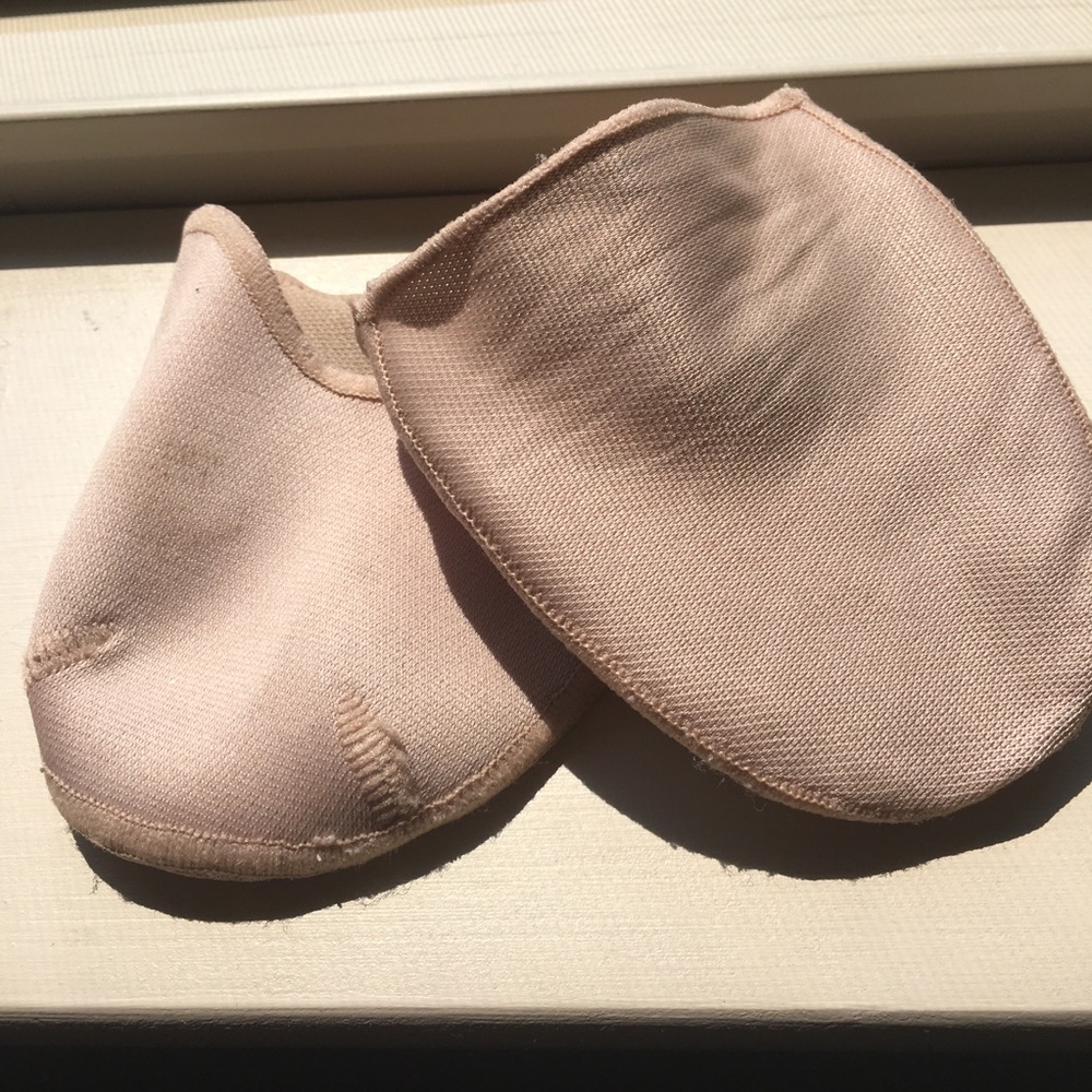 Toe pads for pointe